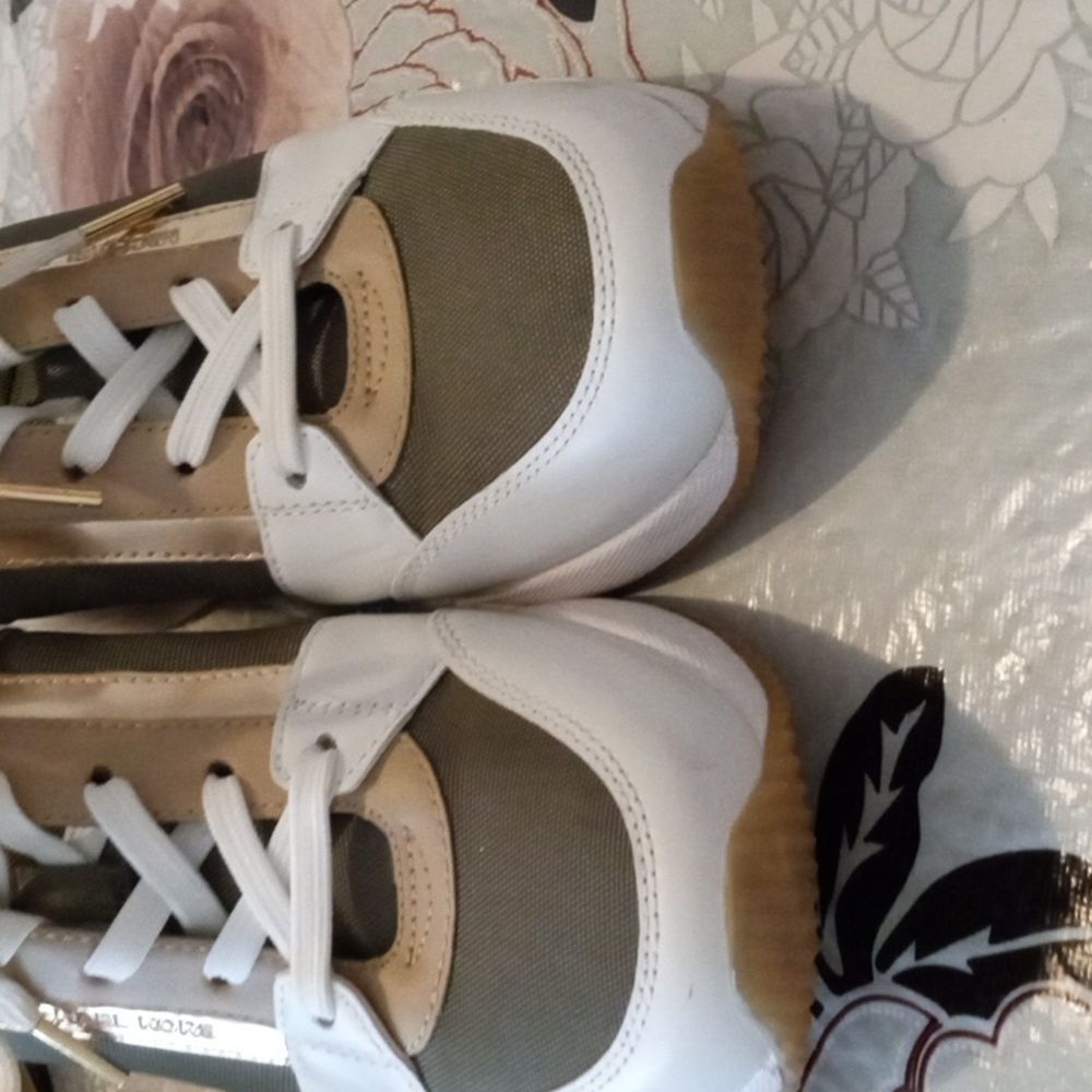 Sneaker 👟 - Picture 3 of 4